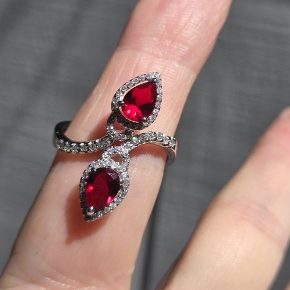 Garnets & white topaz infinity ♾️ ring open size 7.5 adjustable - Picture 4 of 11